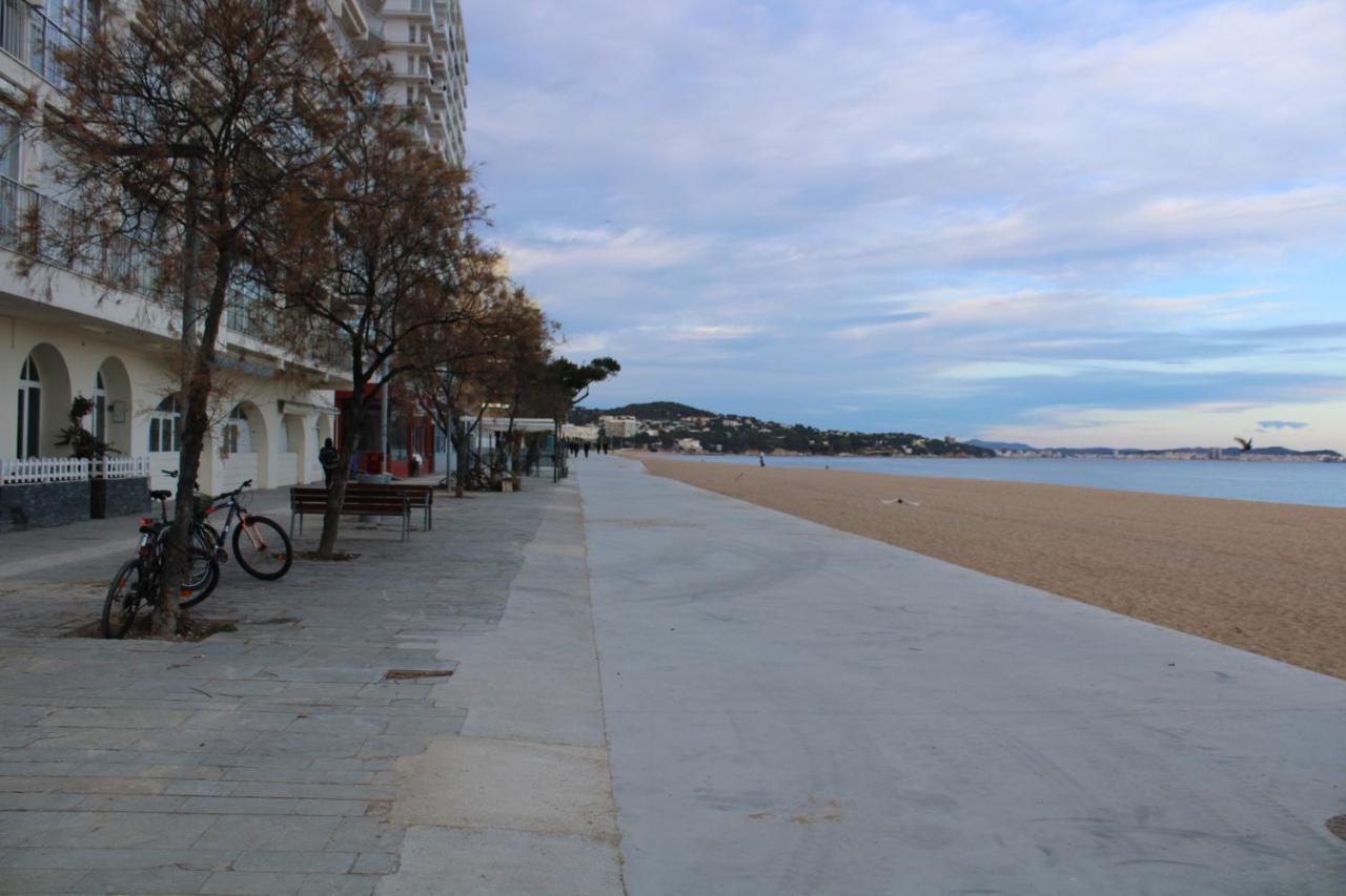Estudio Primera Linea De Mar Con Piscina Y Parking Daire Platja d'Aro Dış mekan fotoğraf